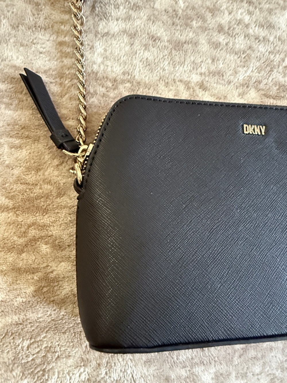 DKNY Textured Crossbody purse with Gold Logo-NWOT - Picture 11 of 11